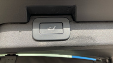 Land Rover Discovery 3.0 D300 Dynamic SE 5dr Auto Diesel Station Wagon